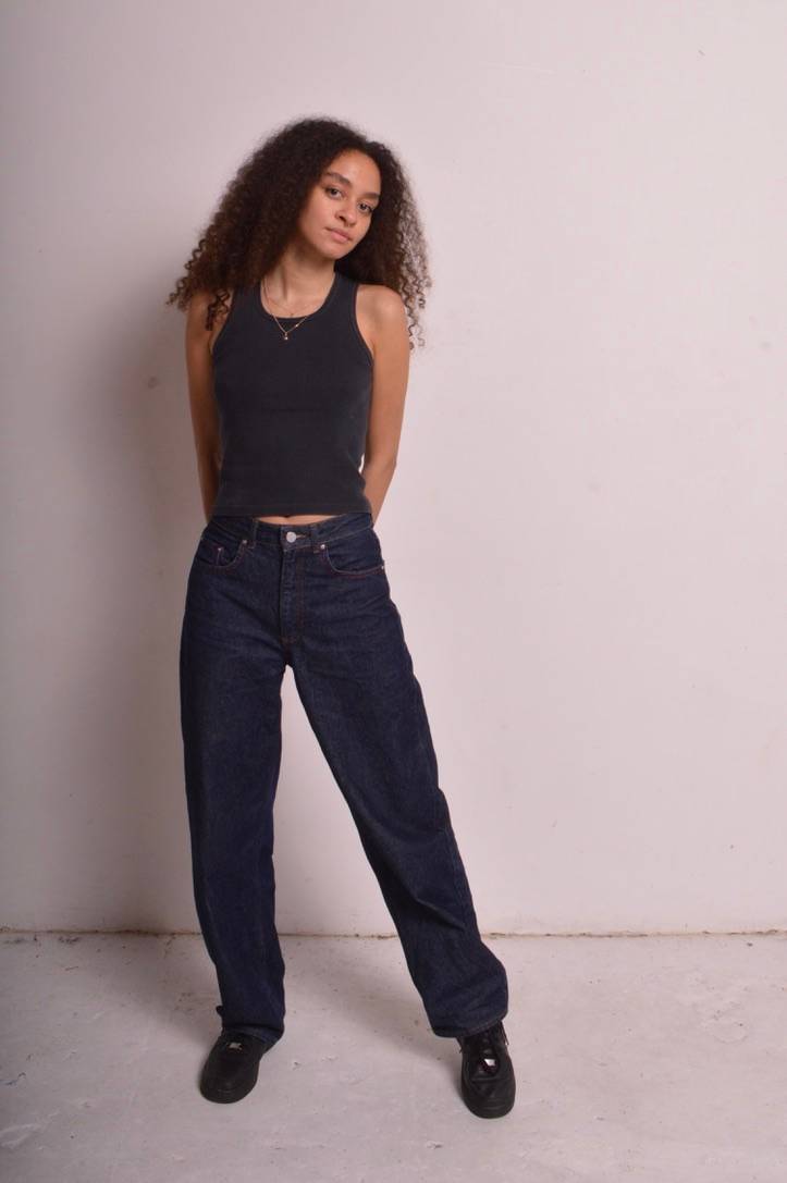 Image of Ellie Lewis