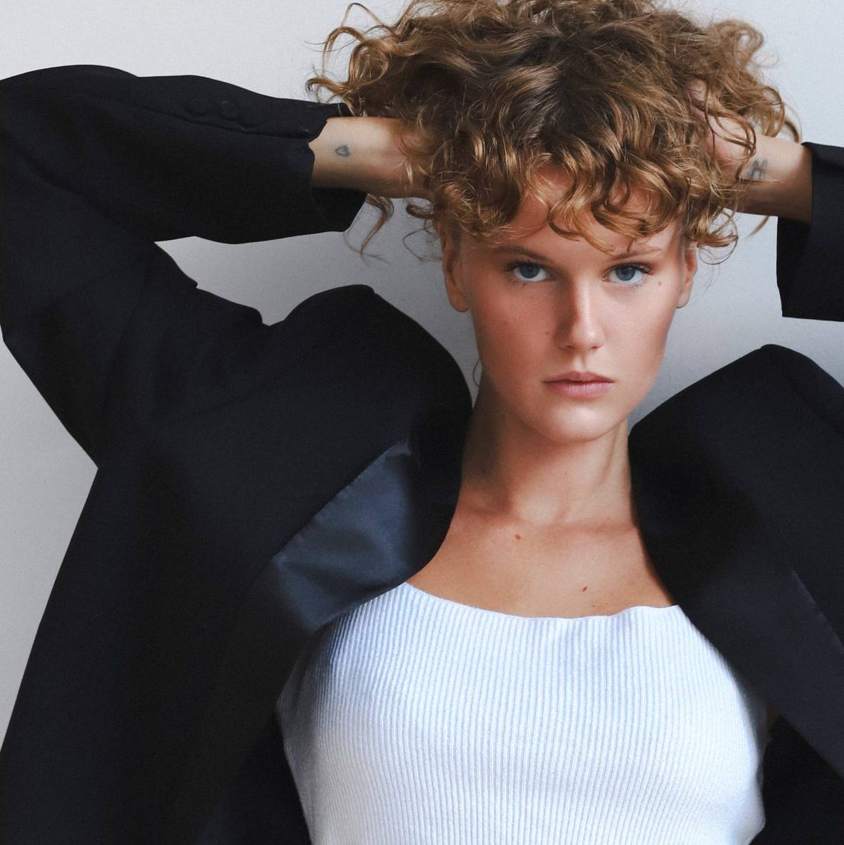 Image of Izabella wilson