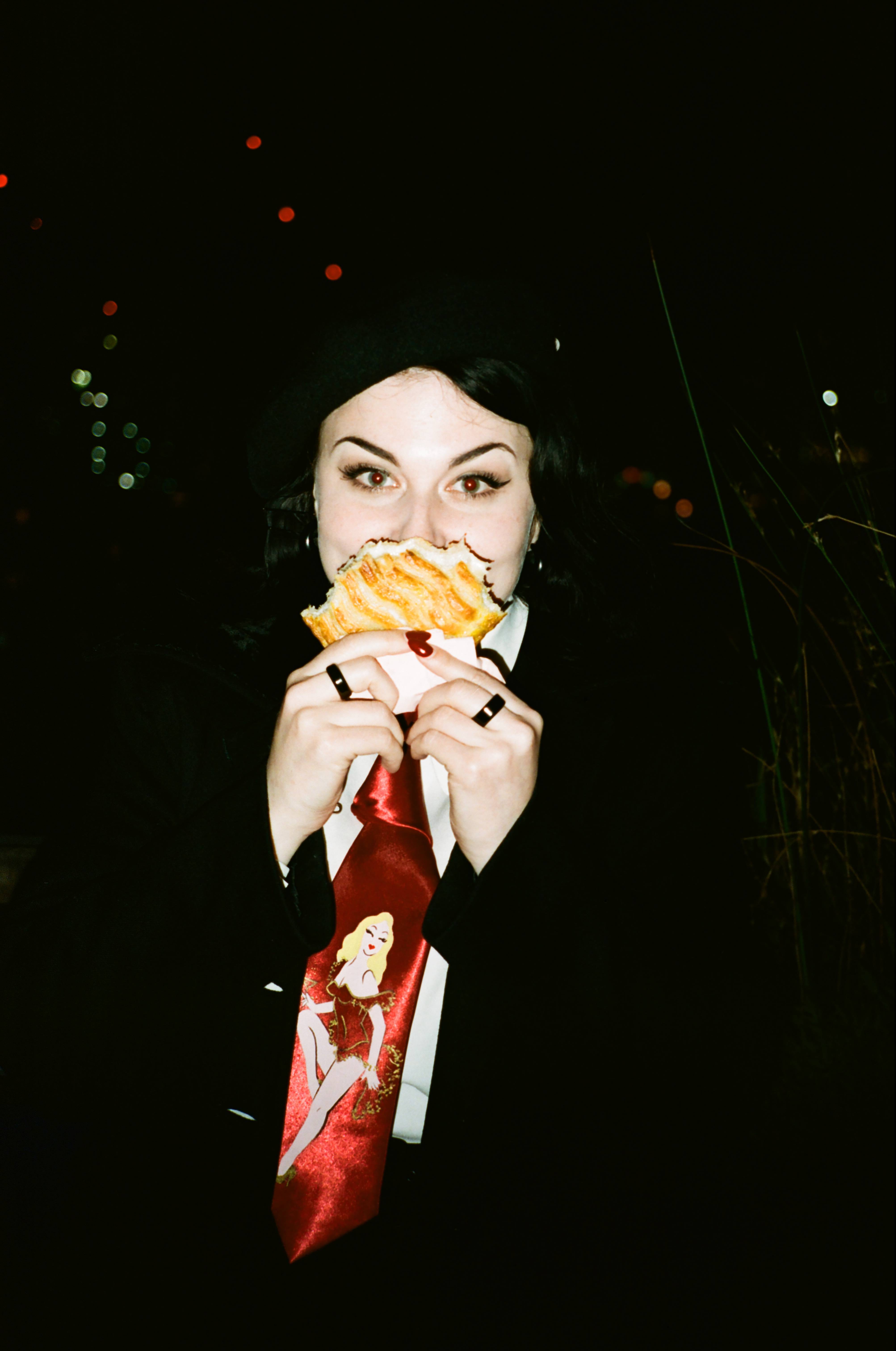 Image of Issey Gladston